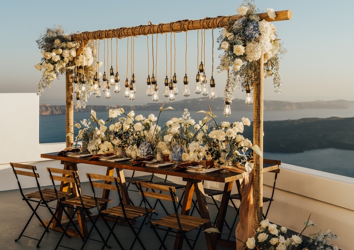 16 Trendy Wedding Colors and Decorating Ideas
